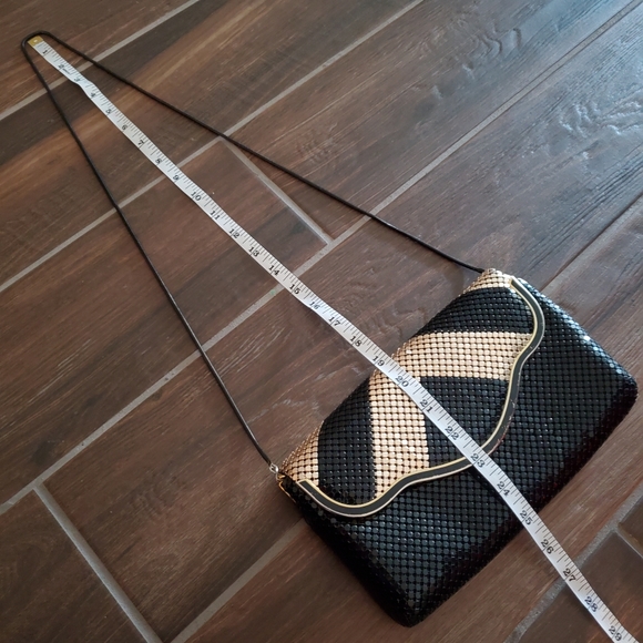 VINTAGE Gold & Black Chainmail Metal Mesh Purse with Snake Shoulder Strap - Picture 5 of 9